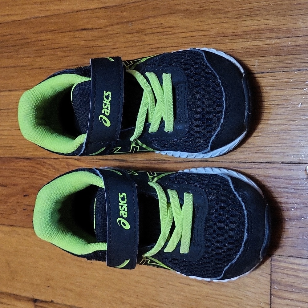 ASICS toddler size 6